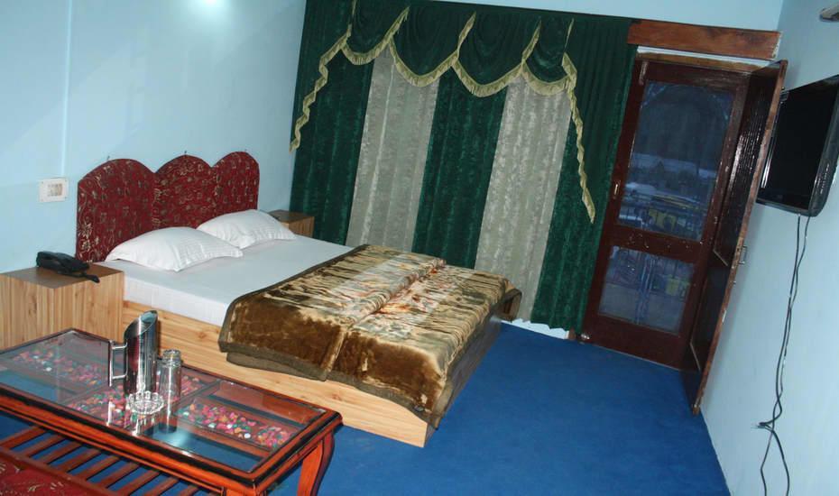 Hotel Highway Inn Manāli Buitenkant foto