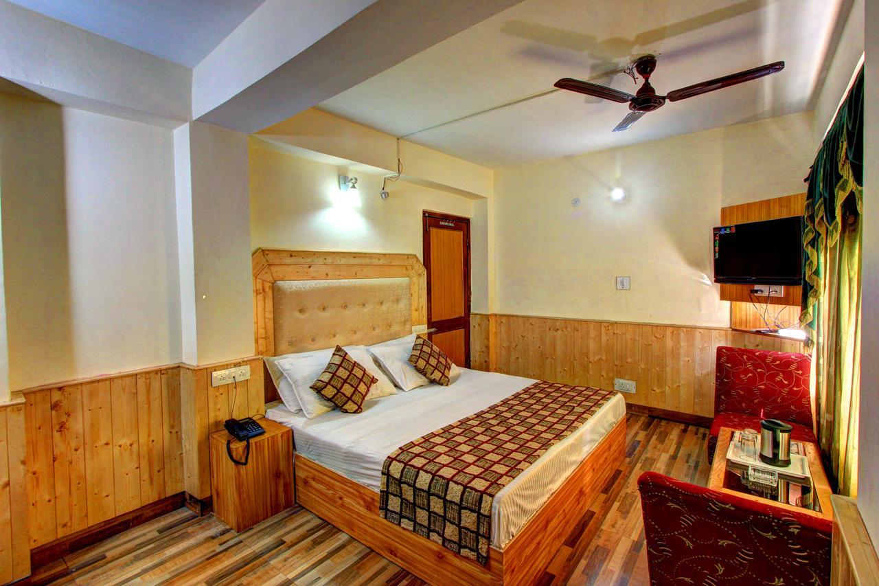 Hotel Highway Inn Manāli Buitenkant foto