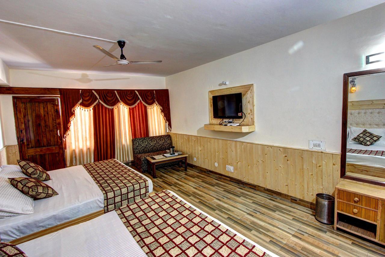 Hotel Highway Inn Manāli Buitenkant foto