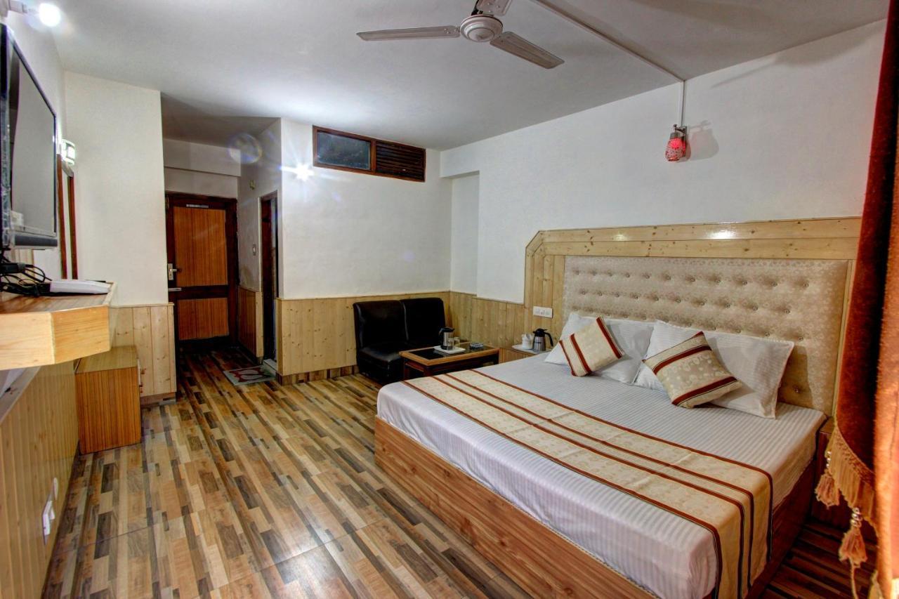 Hotel Highway Inn Manāli Buitenkant foto