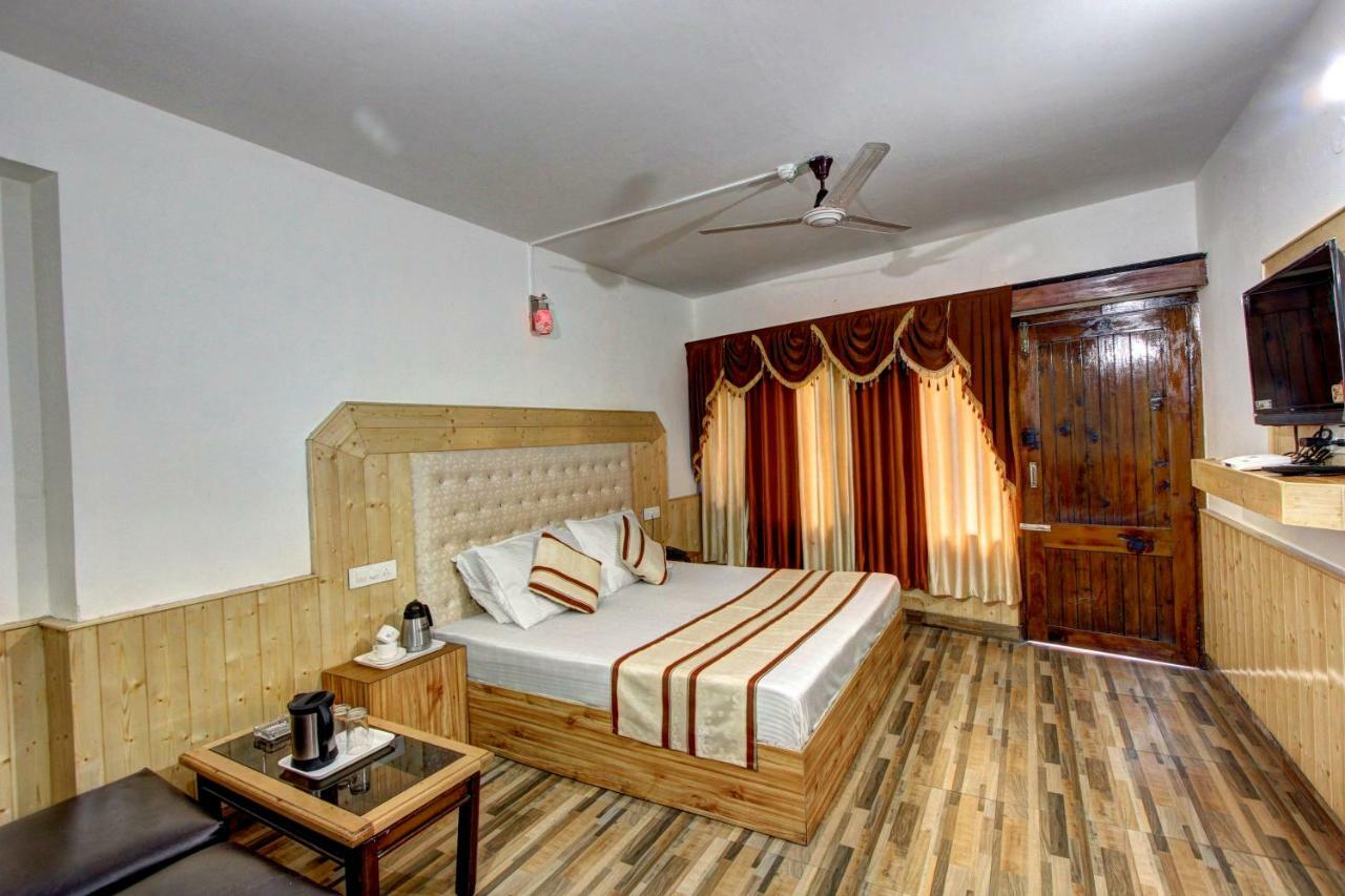 Hotel Highway Inn Manāli Buitenkant foto
