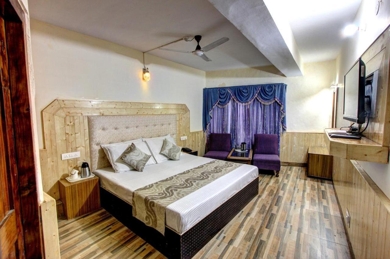 Hotel Highway Inn Manāli Buitenkant foto